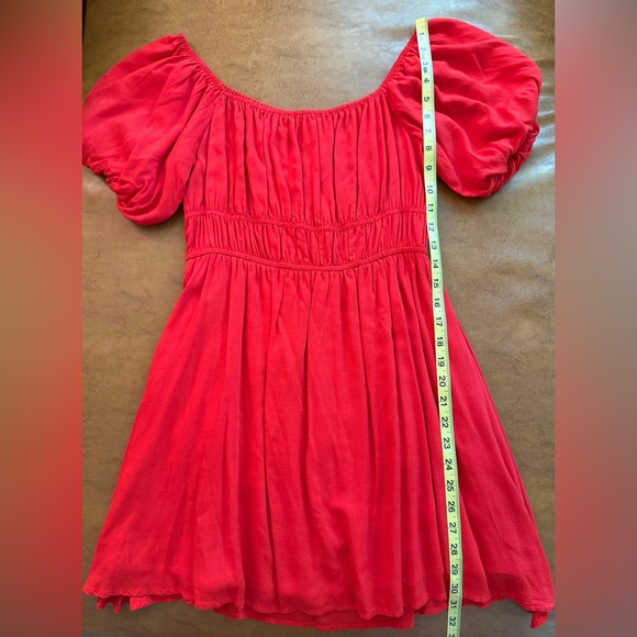 Le Lis Red Babydoll Dress Puff Sleeve Smocked Waist Size Large NWT - Picture 5 of 6